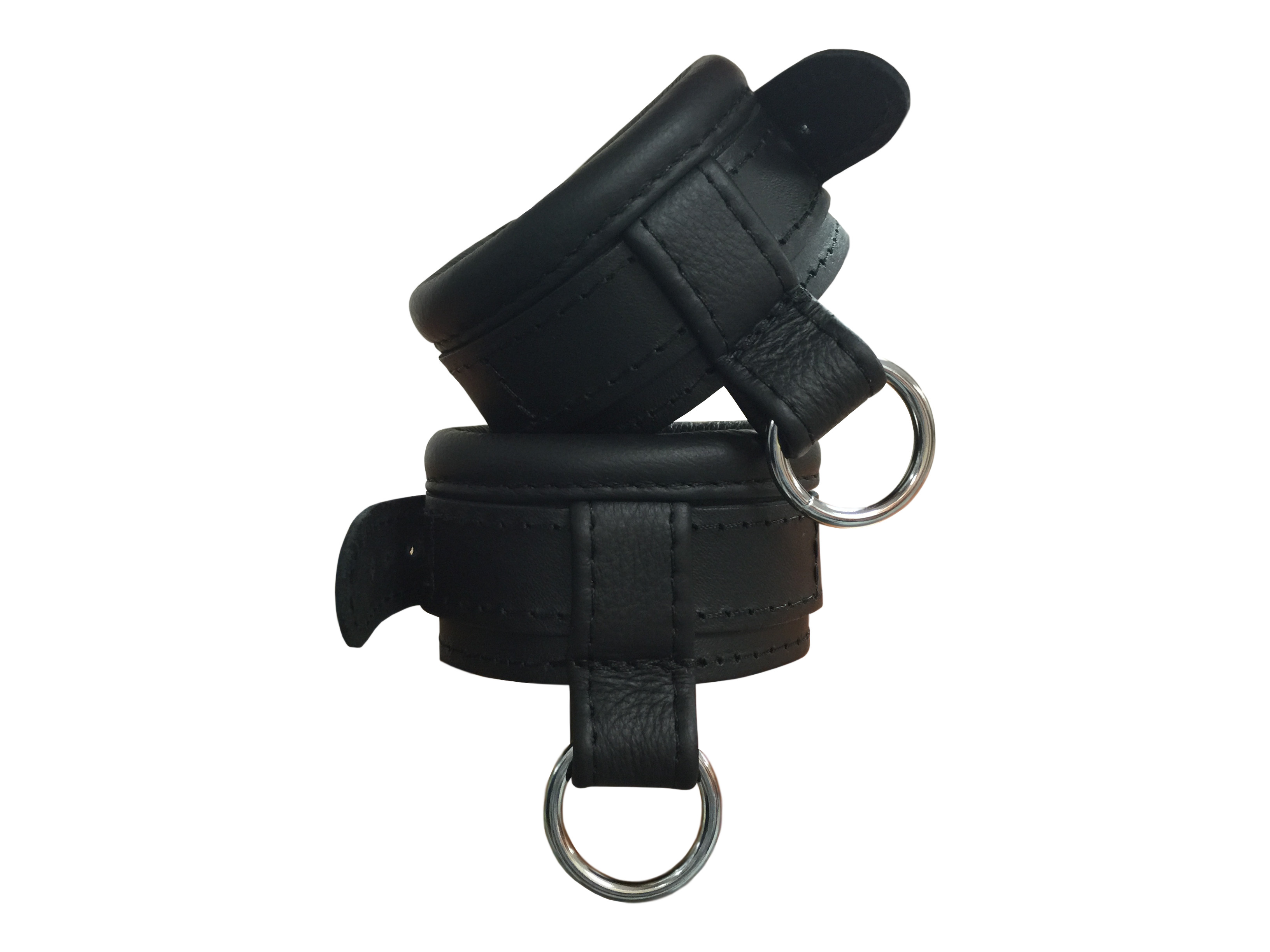 BDSM Handfesseln mit Down-Ring