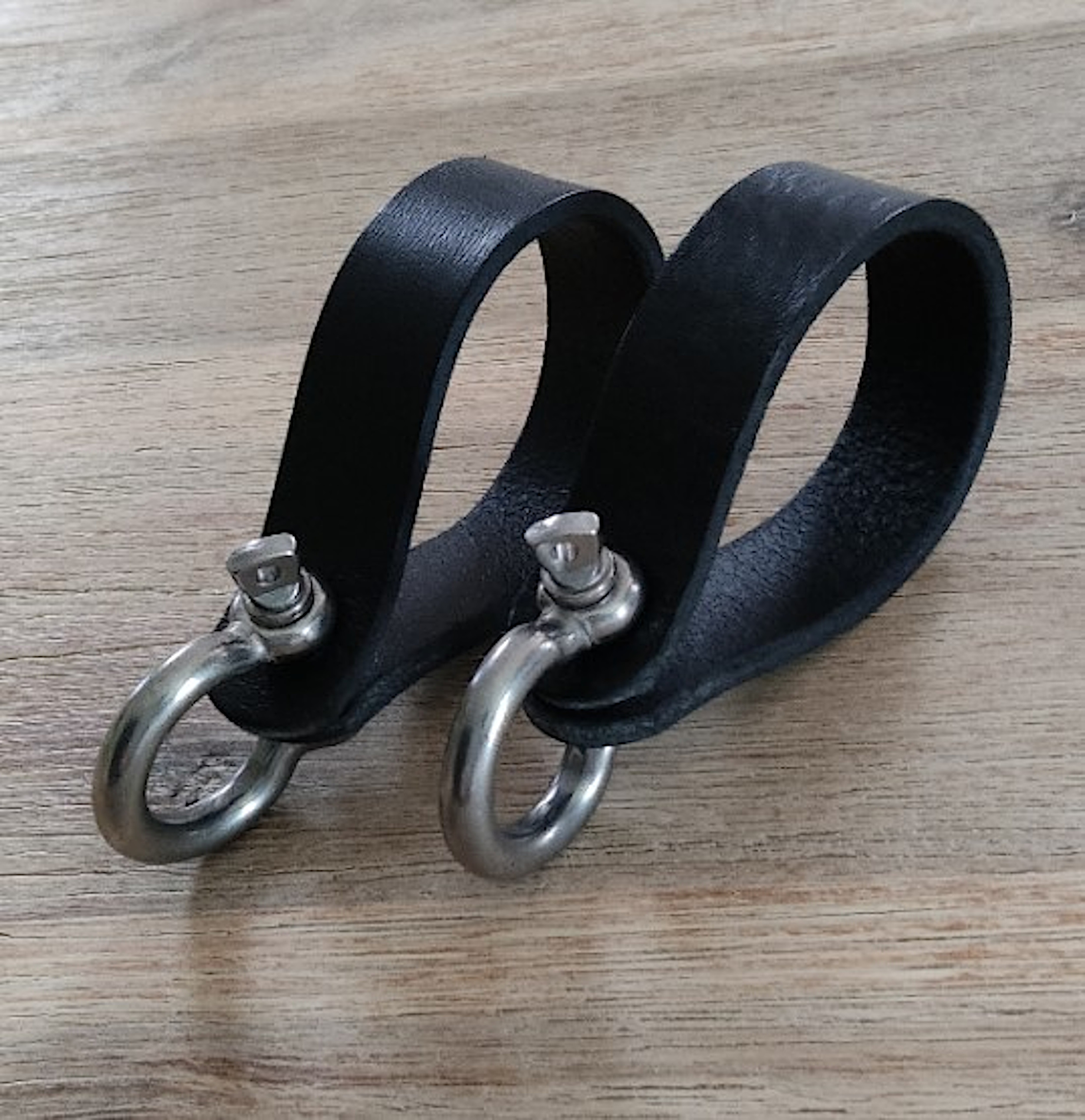 BDSM Fesseln Handfesseln Schmuckfesseln mit Schäkel-Verschluss / Maßanfertigung