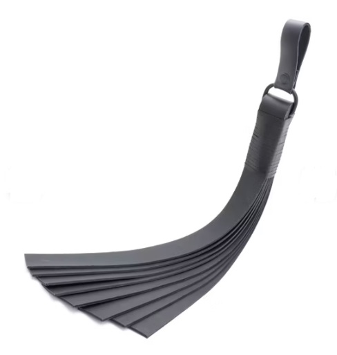 schwarze bdsm peitsche