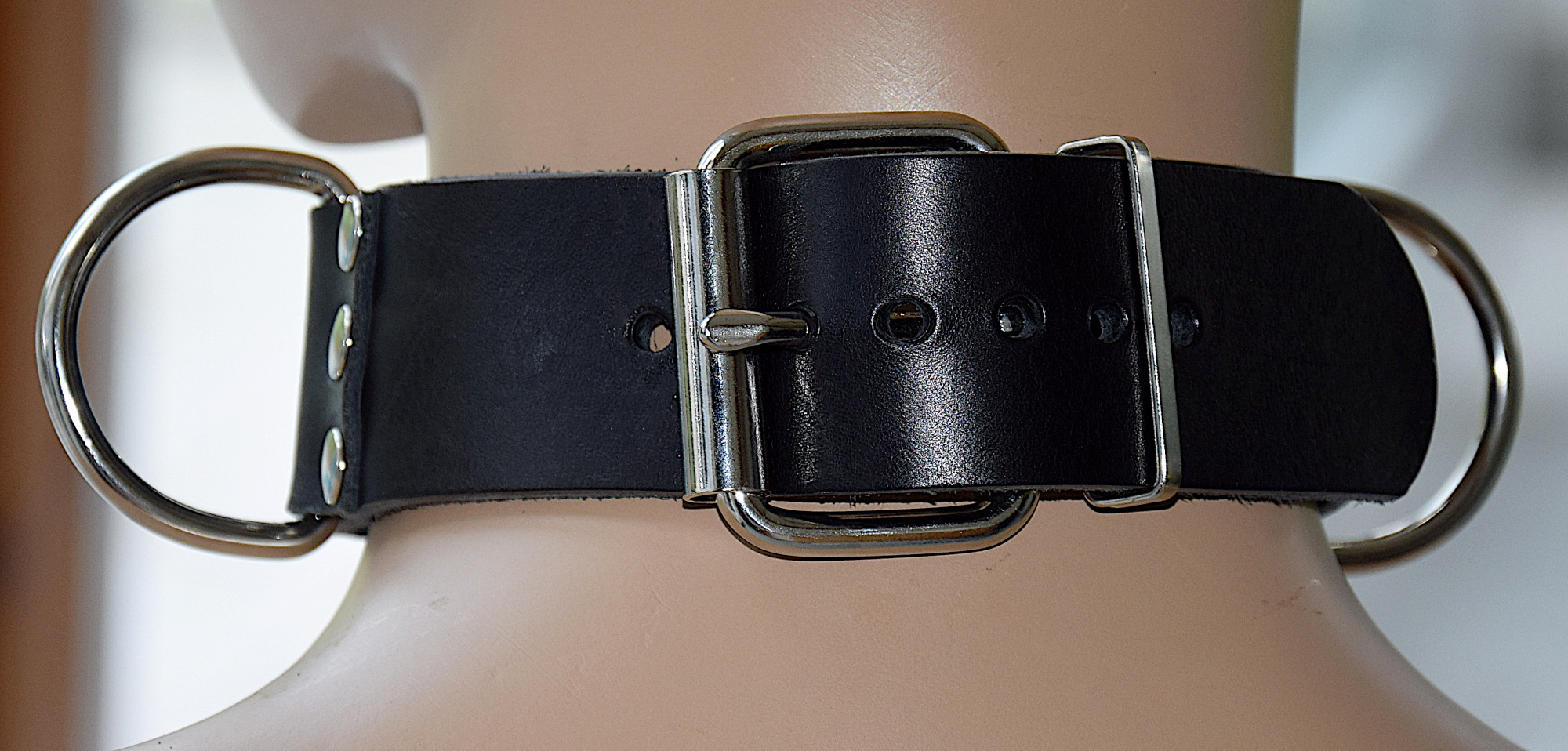 Extrem robustes Bondagehalsband mit 3 D-Ringen / Maßanfertigung