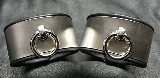 Exclusiv stainless steel shackles of the O