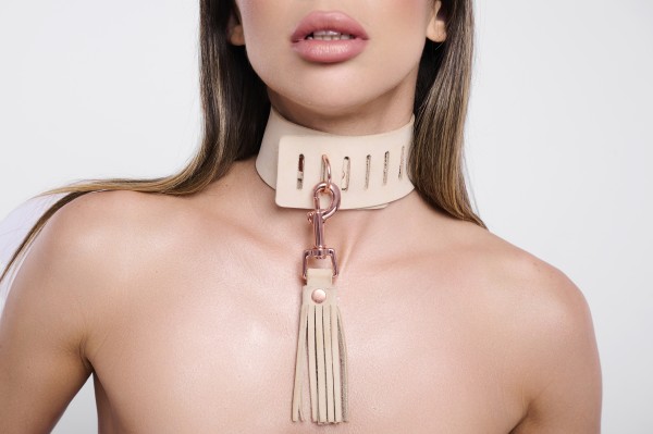 Leather collar with whip nude/rose gold